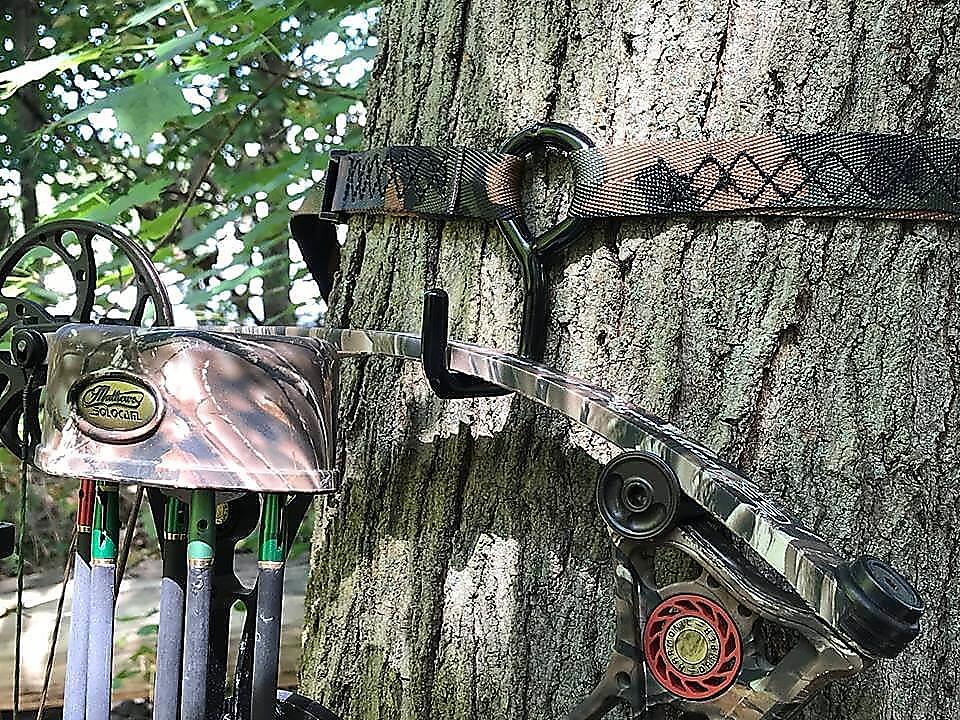 Ratchet Treestand Straps In Use In A Tree for Hunting Applications